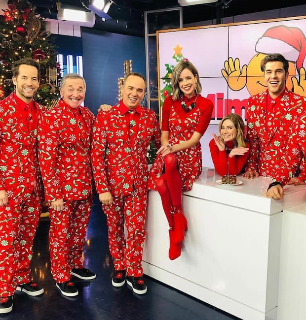 L'équipe de Salut Bonjour en pyjama de Noël.