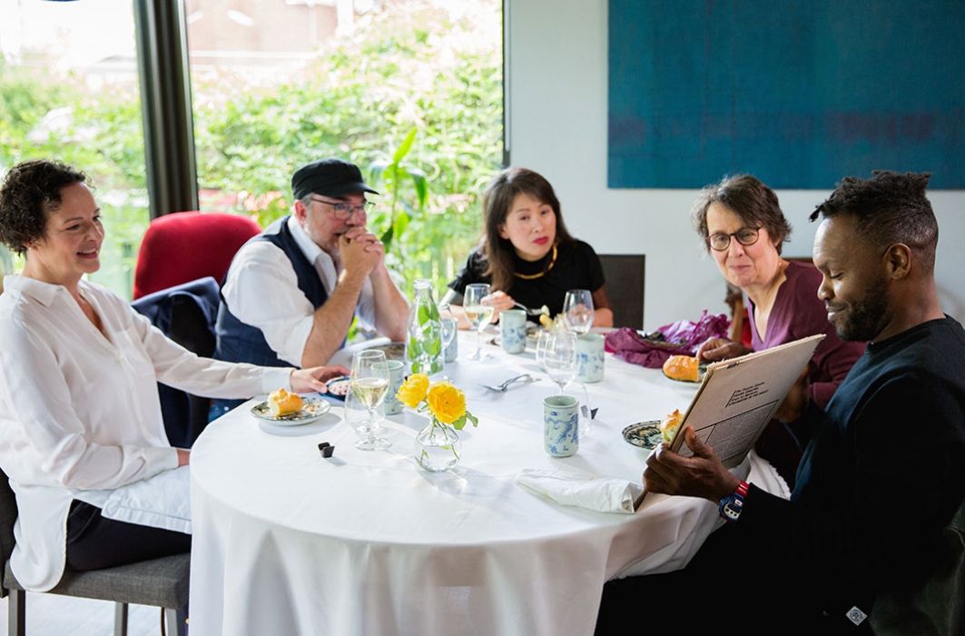 La table de Kim : discussions sur le thème de la famille