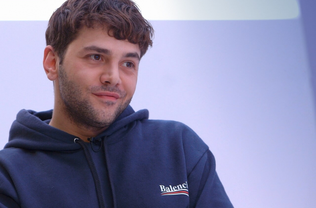 Xavier Dolan regarde dans le <i>Rétroviseur</i>